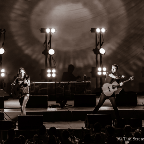Rodrigo y Gabriela unleashed at the Hollywood&nbsp;Bowl
