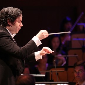 <i>Pictures</i> in high contrast:  Dudamel, LA Phil play Salonen, Rachmaninoff, and&nbsp;Mussorgsky